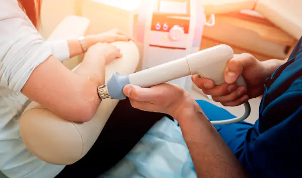 Le traitement par ondes de choc chez les kinés : définition, fonctionnement et bénéfices